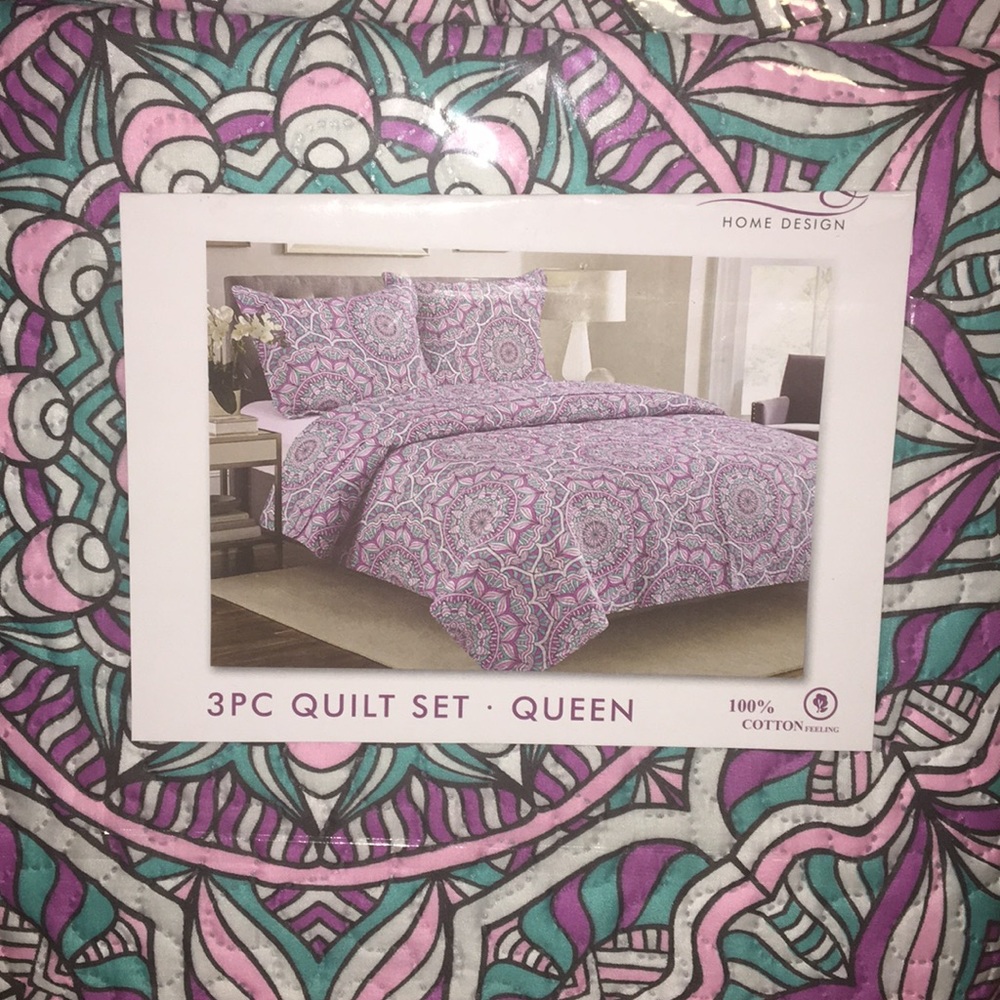 NWT 3 Piece Reversible Queen Size Quilt Set